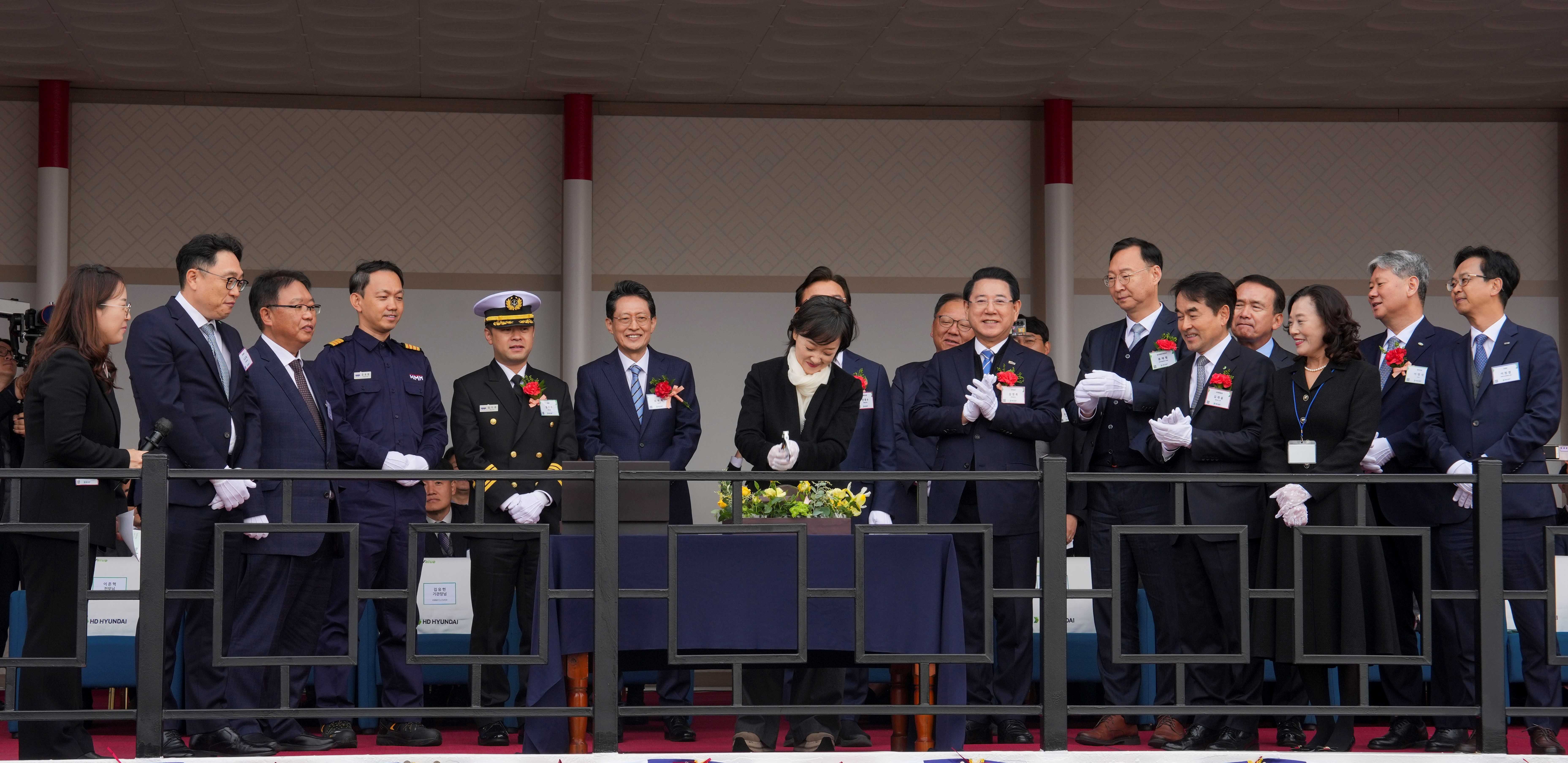 HD현대삼호, 메탄올 이중연료추진 컨테이너선 ‘HMM CLOVER’호 명명식 개최