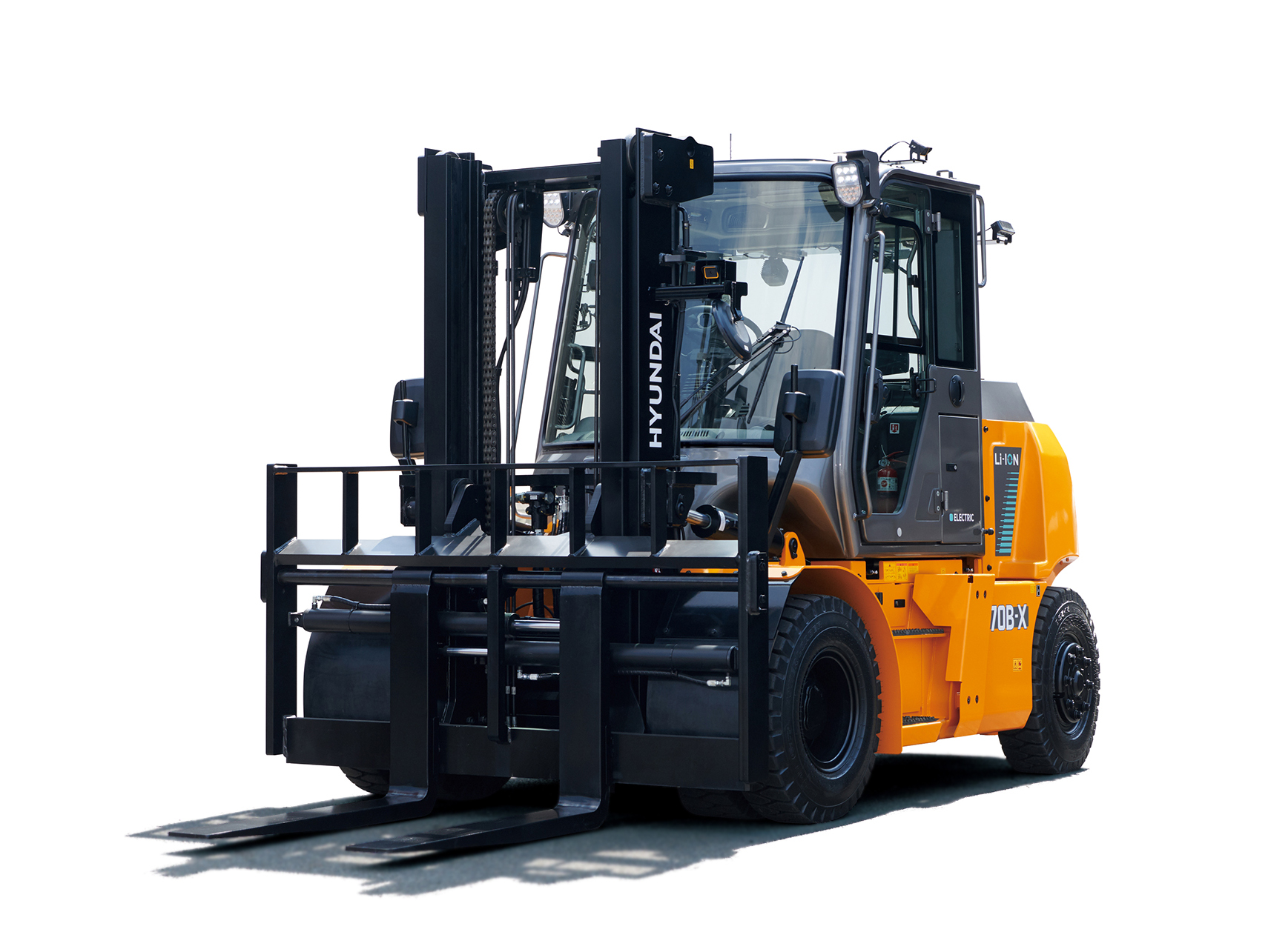 HD현대사이트솔루션 중형 전동 지게차, 북미서 ‘올해의 제품상’ 수상