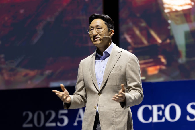 BandiView_사진1. HD현대 정기선 회장이 APEC CEO 서밋 퓨처 테크 포럼 조선에서 기조연설을 진행했다.jpg