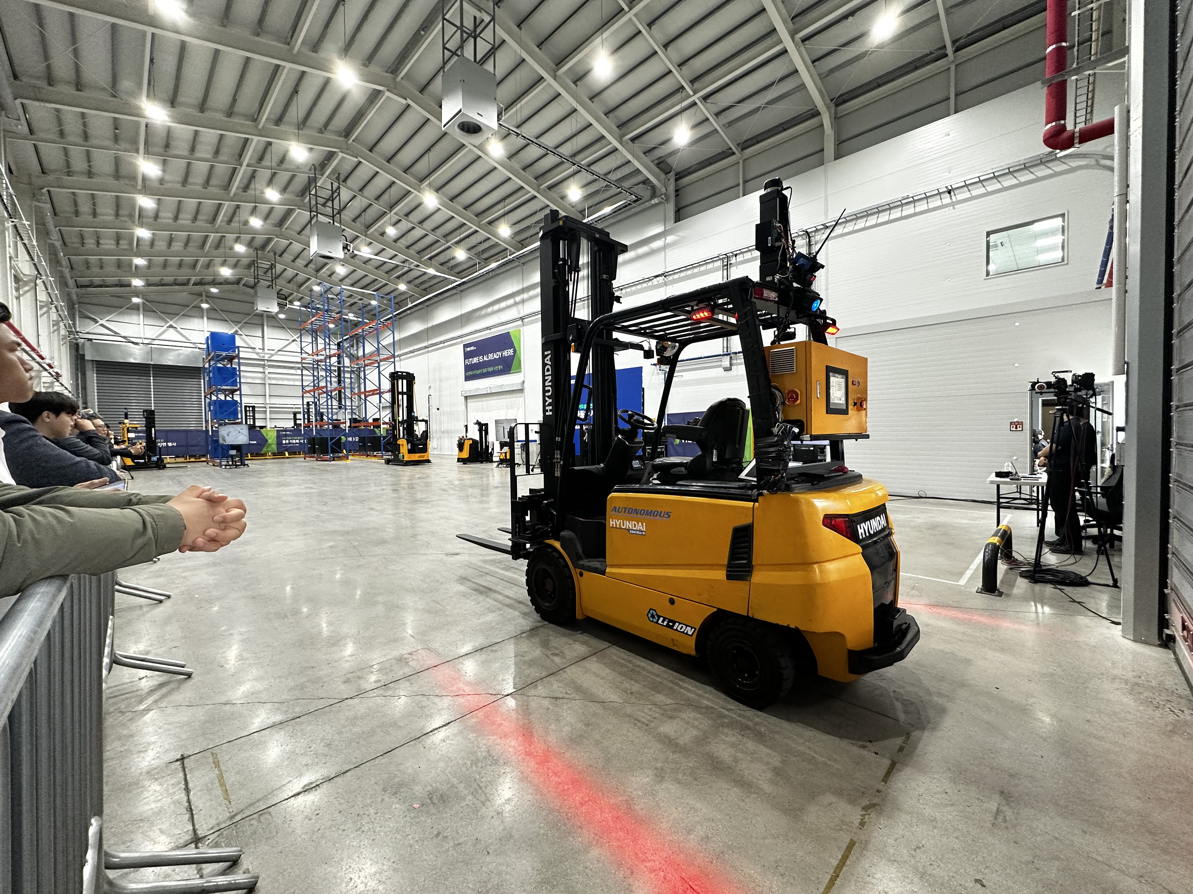 [HD Hyundai XiteSolution] HD Hyundai XiteSolution showcased its logistics automation capabilities with a smart demonstration, unveiling site-focused automated solutions and the future of logistics ope