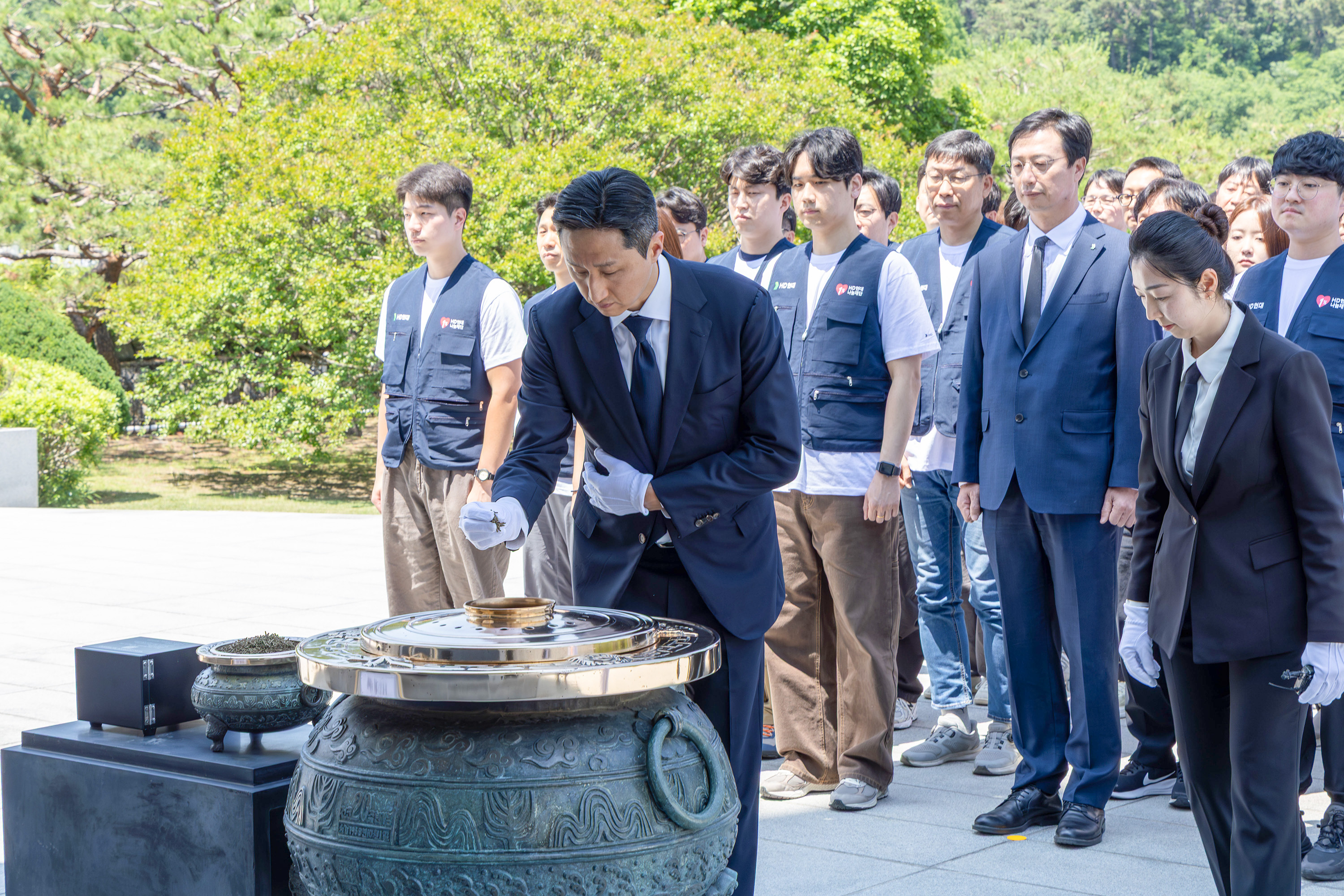 <HD Hyundai Chairman Chung Ki-sun> "We honor the sacred names that laid the foundation for today's peace.&rdquo;